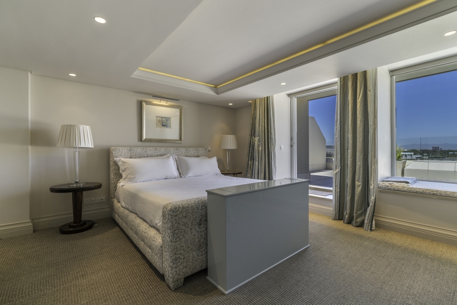 5 Bedroom Property for Sale in Mouille Point Western Cape